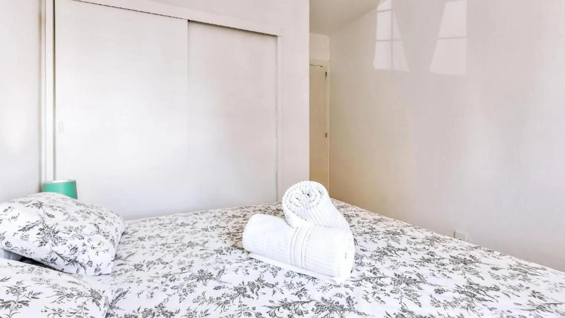 Two Bedroom Apartment In Playa De Las Americas, Free Wifi
