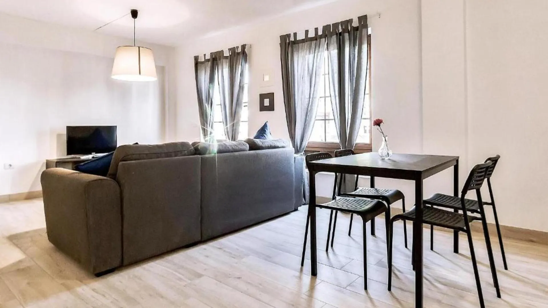 Two Bedroom Apartment In Playa De Las Americas, Free Wifi