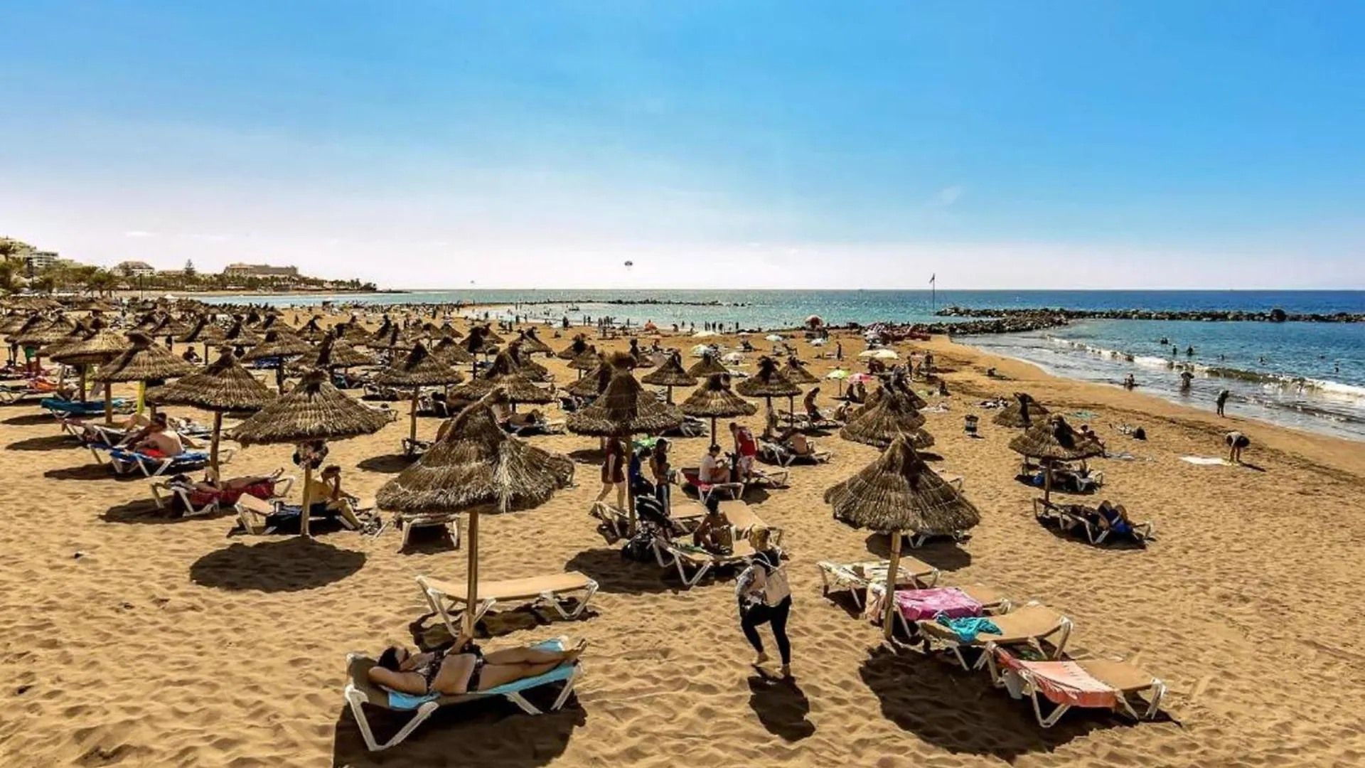 Two Bedroom Apartment In Playa De Las Americas, Free Wifi