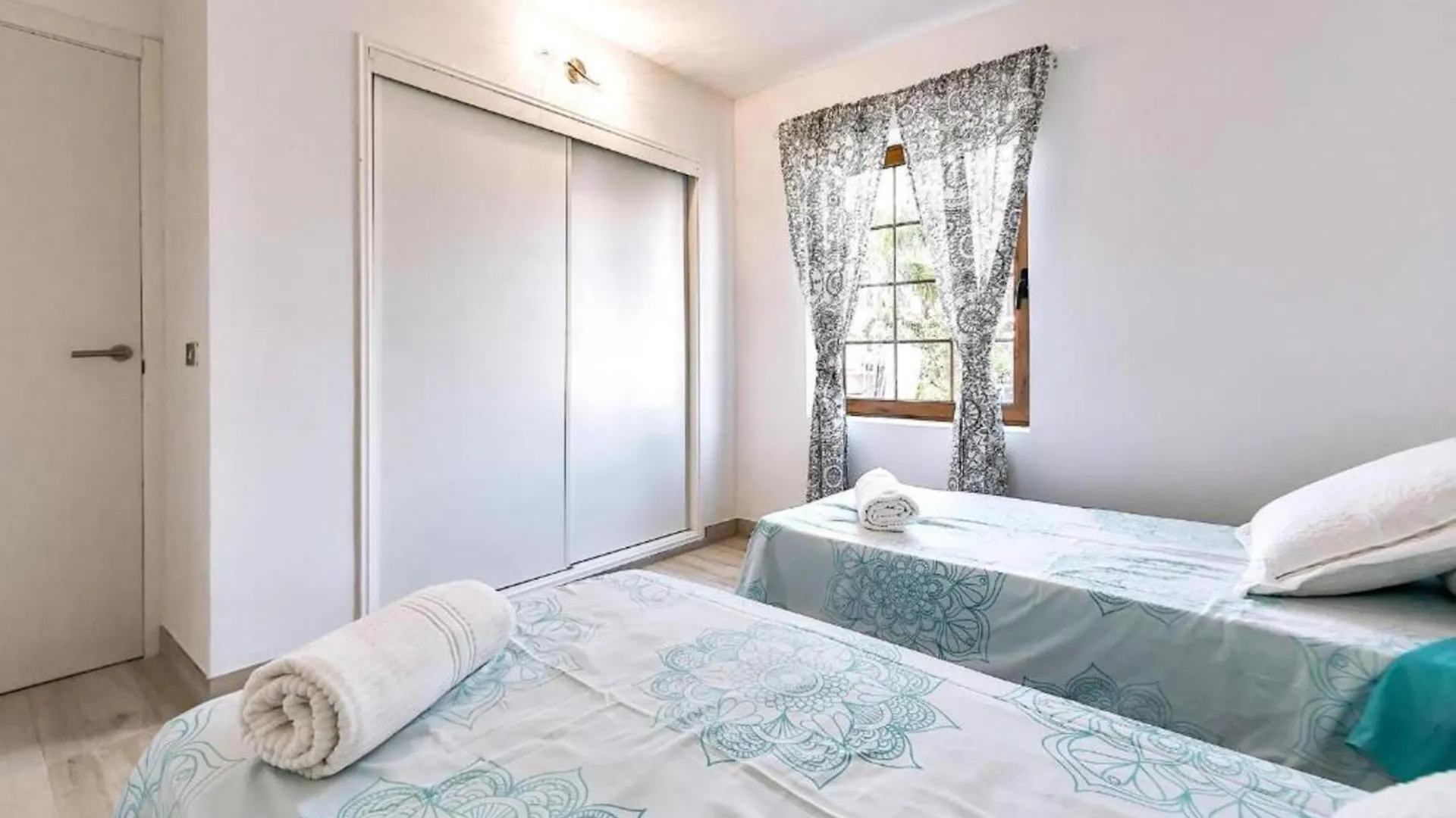 Two Bedroom Apartment In Playa De Las Americas, Free Wifi